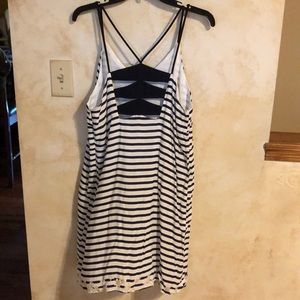 NWT Esley back detail dress